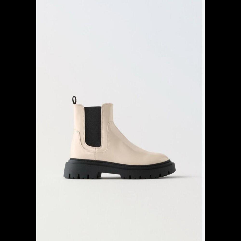 ZARA  Chelsea Boots Women’s 37 Faux Patent Leather Cream